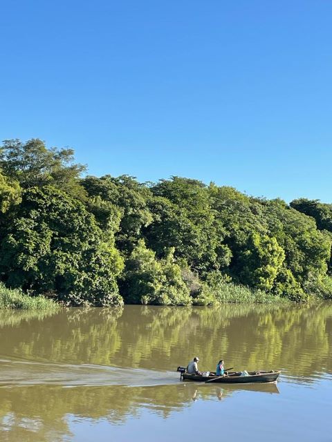 Lancha en el río Paraná