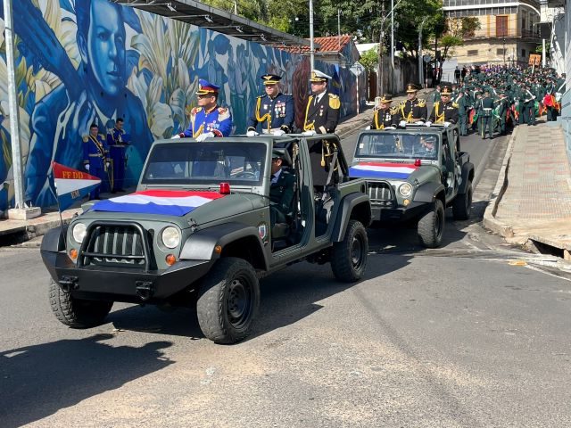 Desfilada militar en Asunción