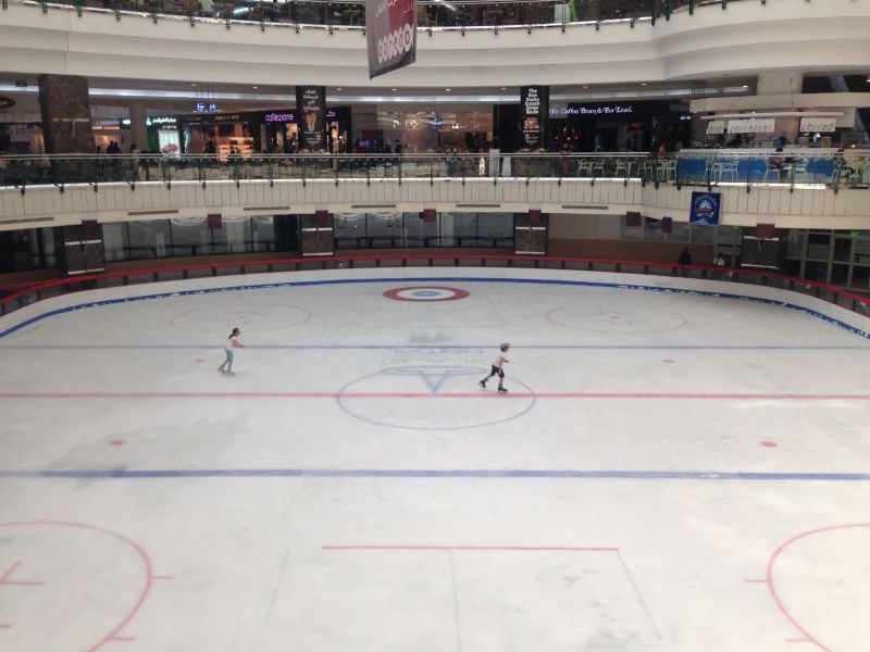 Pista de hielo en The Gate Mall